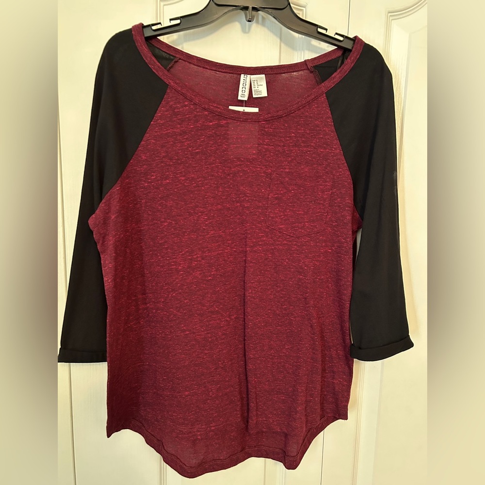 H&M Divided: two tone burgundy/black, 3/4 sleeve t-shirt, size M